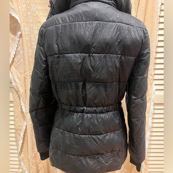 Michael Kors Puffer Coat - Picture 6 of 8